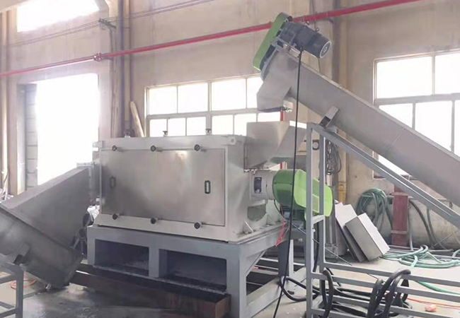 Dewatering-machine